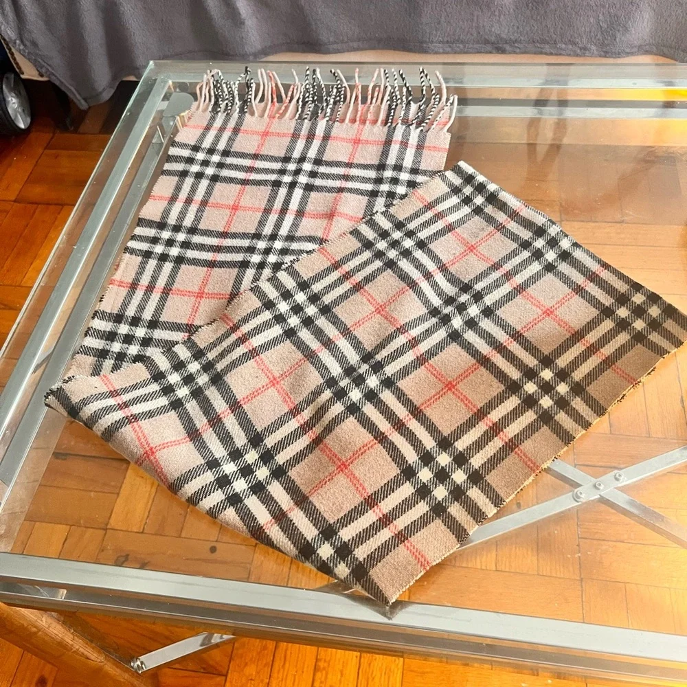 Beautiful Scarf for women - Picture 2 of 3